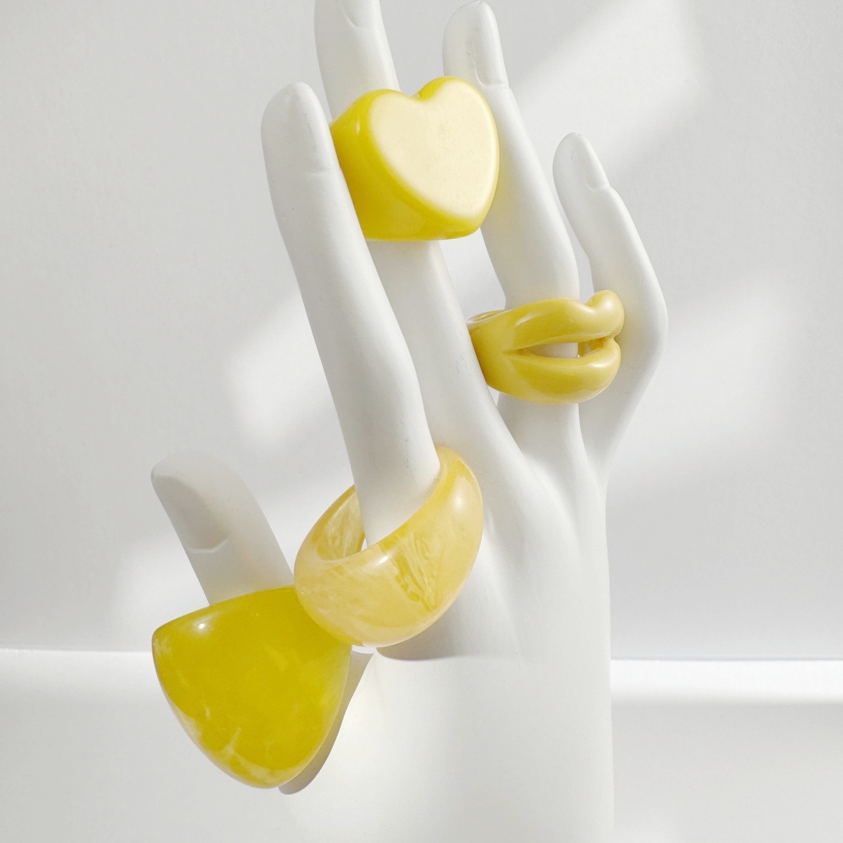 4pc Retro Unique Geometric Blend Resin Ring Set for Women